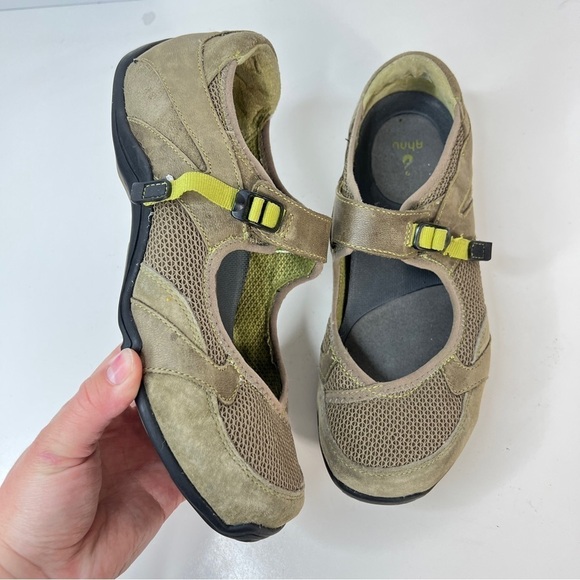 Ahnu 2302 Mush Leather Cushioned Adjustable Mary Jane Women's Sz 10.5 Tan Green. - Picture 1 of 10